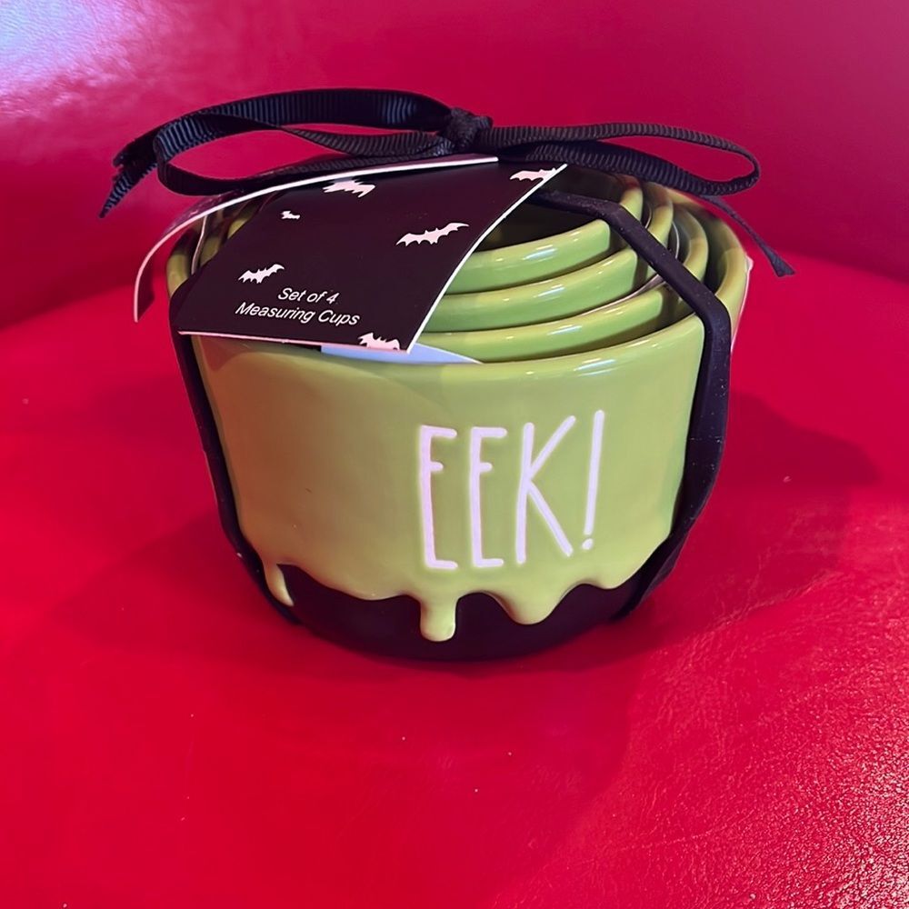 NWT Rae Dunn EEK! Measuring cups